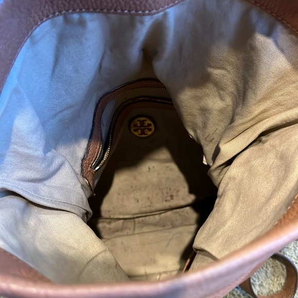 Tory Burch crossbody w removable strap in tan grained leather - Picture 7 of 7